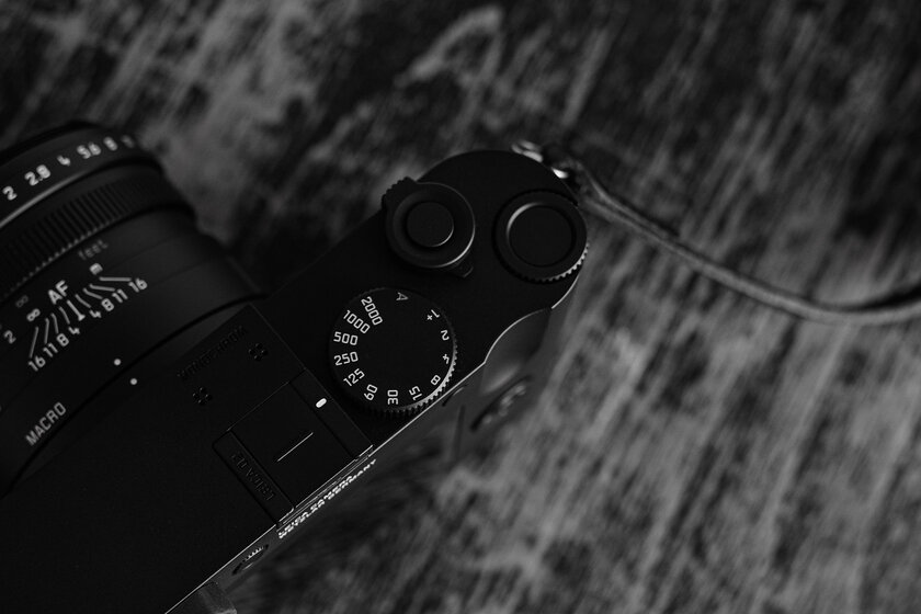 Чёрно-белый мир глазом премиального фотоаппарата. Обзор Leica Q2 Monochrom