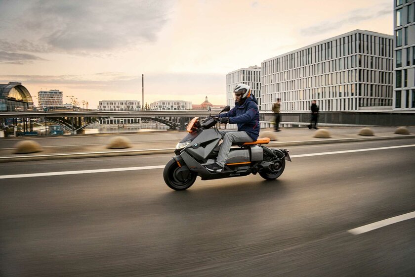 BMW представил серийный электроскутер за 12 000 долларов