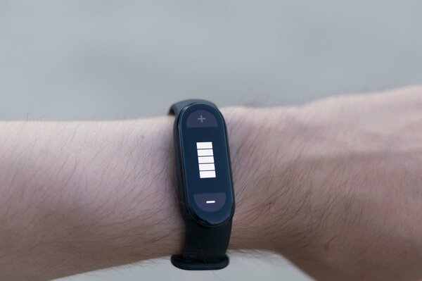 Mi Band 6 спустя 3 месяца: у Xiaomi наконец получился идеальный браслет? Опыт использования — Внешний вид и эргономика. 5