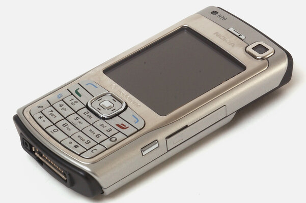 10 легендарных смартфонов Nokia на Symbian. Раньше мобильники были разнообразными