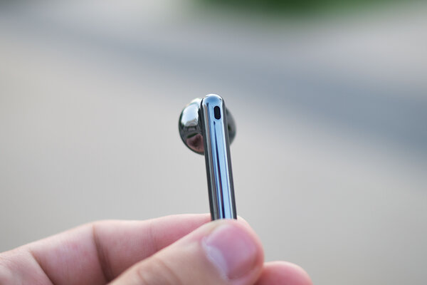 Нашёл лучшие вкладыши среди TWS-наушников. Обзор Huawei FreeBuds 4 — Дизайн и эргономика. 9