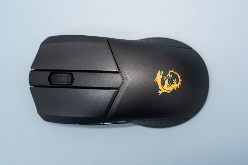 Теперь и без провода. Обзор MSI Clutch GM41 Lightweight Wireless — Внешний вид и эргономика. 5