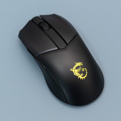 Теперь и без провода. Обзор MSI Clutch GM41 Lightweight Wireless — Внешний вид и эргономика. 8
