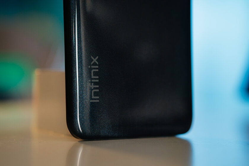 Знакомство с Infinix Hot 10s: заявка на лидерство