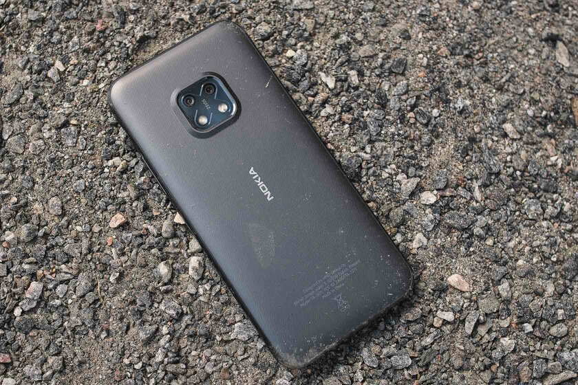 Неубиваемые Nokia возвращаются: первый в России обзор Nokia XR20