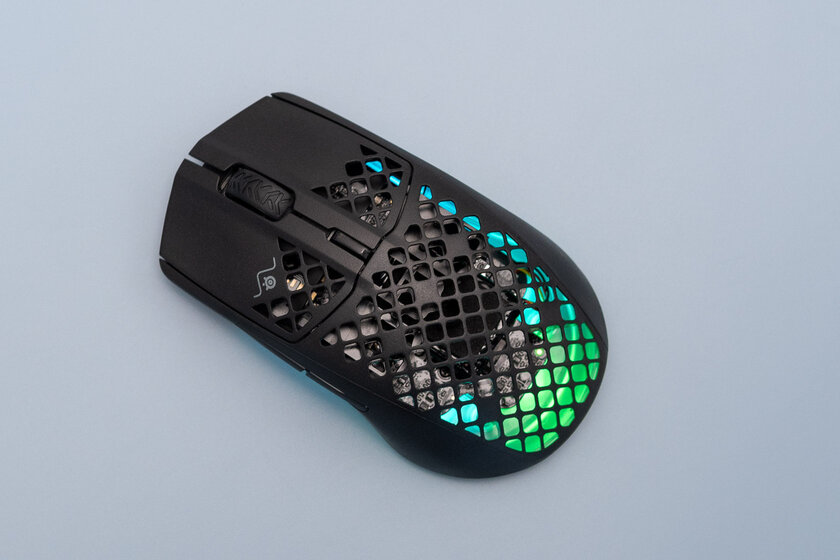 Дырчатый корпус — не элемент дизайна, а гениальное решение. Обзор SteelSeries Aerox 3 Wireless