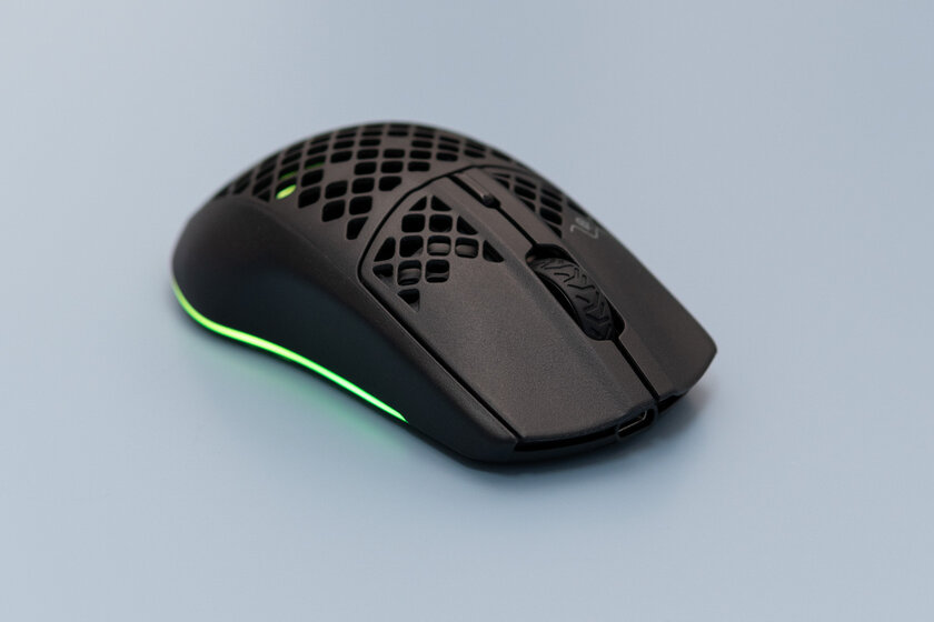 Дырчатый корпус — не элемент дизайна, а гениальное решение. Обзор SteelSeries Aerox 3 Wireless