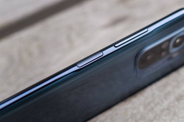 Обзор Redmi Note 10S (POCO M5s): после длительного использования разочаровал — Дизайн и эргономика. 6