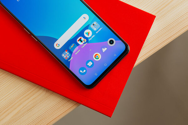 Спорткар в мире смартфонов: протестировал Realme GT и не остался равнодушным — Дисплей. 2