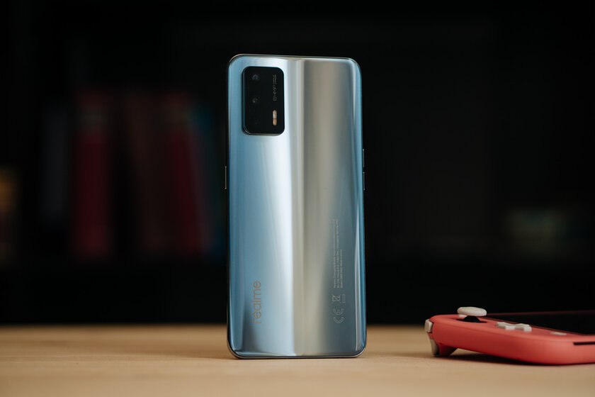 Спорткар в мире смартфонов: протестировал Realme GT и не остался равнодушным — Железо. 1