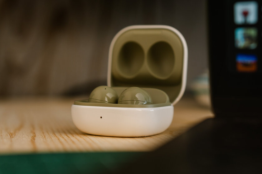 Эти наушники гораздо дешевле, чем должны стоить. Обзор Samsung Galaxy Buds 2 — Дизайн. 5