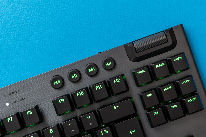 Миниатюрная, но игровая механика с необычными дополнениями. Обзор Logitech G915 TKL — Переключатели и производительность. 6