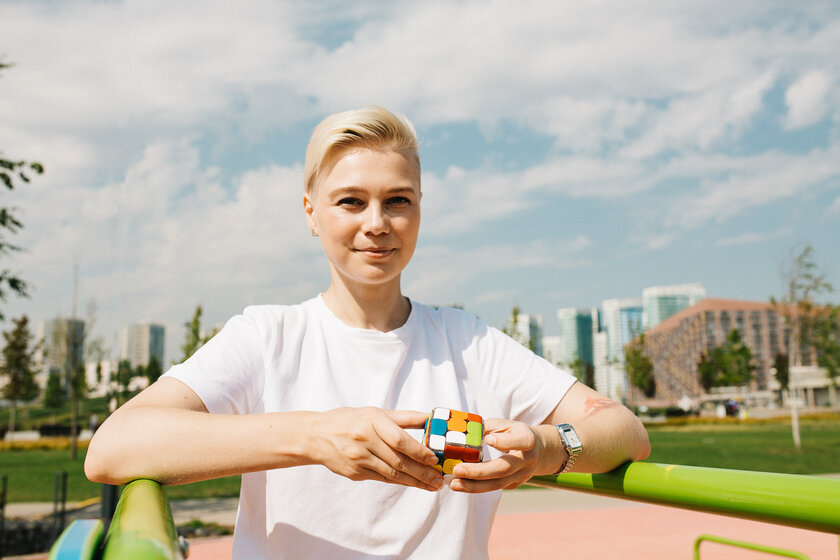 Кубик Рубика, обучающий играть в самого себя. Обзор Go Cube