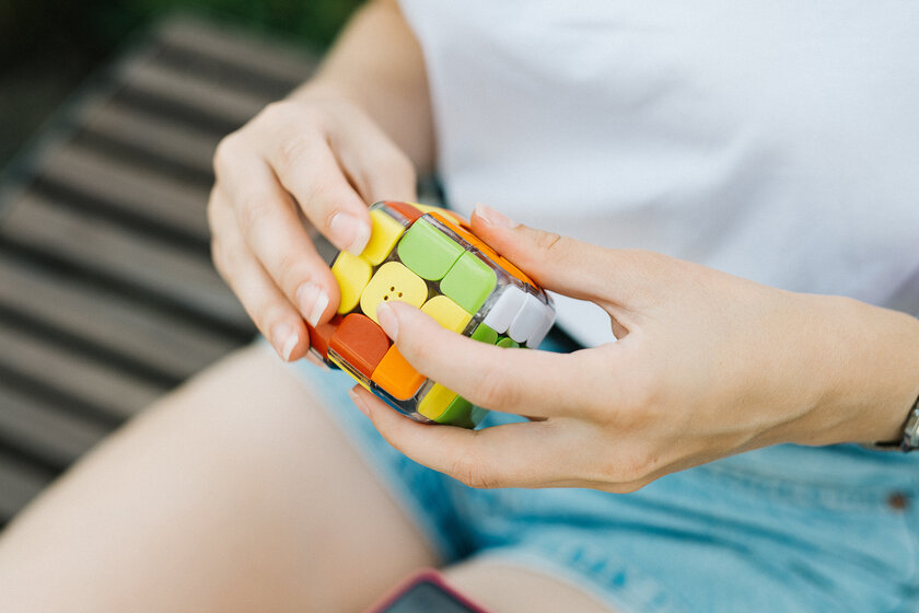 Кубик Рубика, обучающий играть в самого себя. Обзор Go Cube