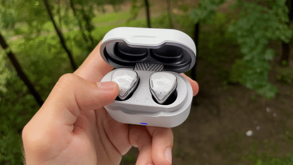 Эксклюзивный обзор наушников MSI CH40 Wireless Earbuds: кричащая внешность и хорошее звучание — Внешний вид и эргономика. 8