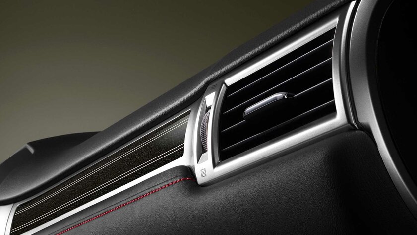 Обновлённый Lexus GX 460 добрался до России: с большим дисплеем и сервисами Яндекса