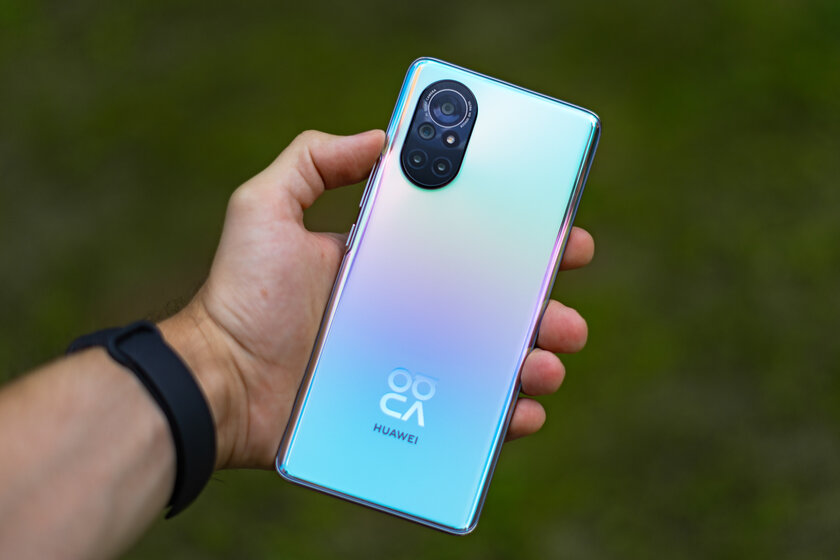 Смартфоны Huawei уже не те? Обзор Nova 8, который удивляет во всех смыслах — Внешний вид. 1