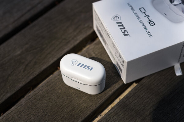Эксклюзивный обзор наушников MSI CH40 Wireless Earbuds: кричащая внешность и хорошее звучание — Внешний вид и эргономика. 4