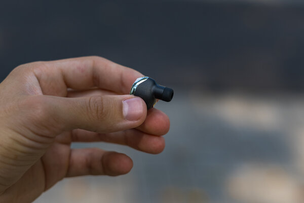 Эксклюзивный обзор наушников MSI CH40 Wireless Earbuds: кричащая внешность и хорошее звучание — Внешний вид и эргономика. 10