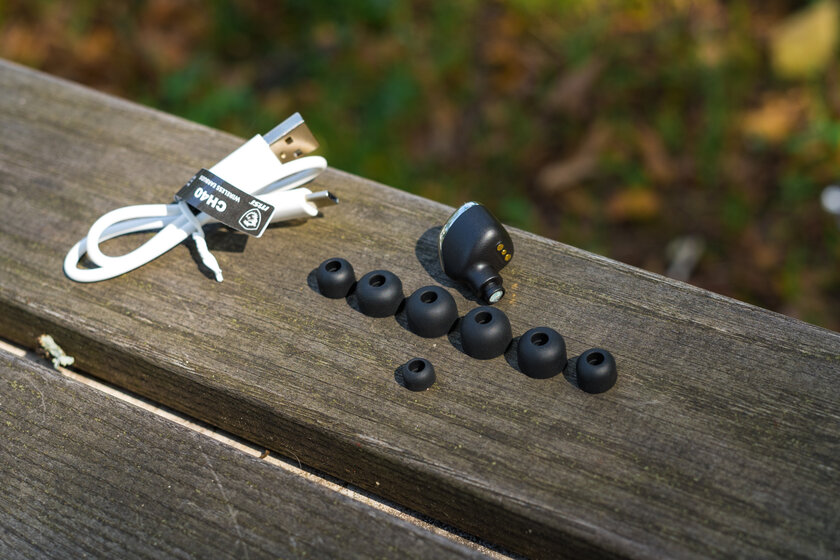 Эксклюзивный обзор наушников MSI CH40 Wireless Earbuds: кричащая внешность и хорошее звучание — Внешний вид и эргономика. 12