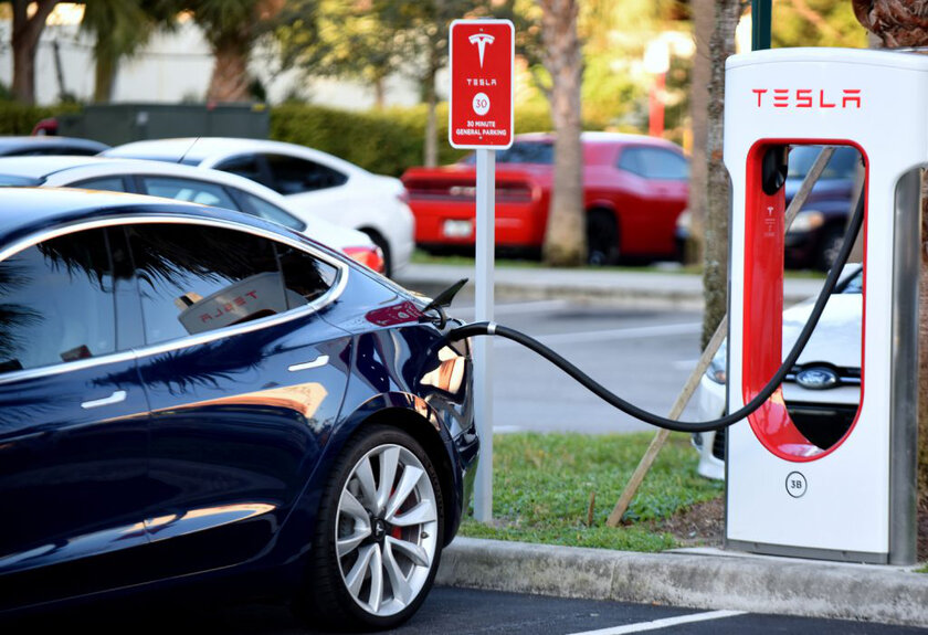 8 причин, почему Tesla обошла всех автопроизводителей. Одна из — Илон Маск