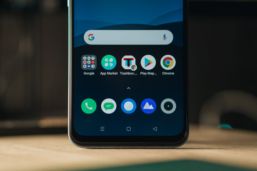 Дешевле Pro, но в чём-то даже лучше. Обзор Realme 8 5G — Дисплей. 1