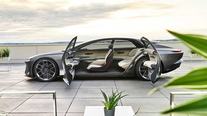 Audi показала Grandsphere: беспилотный электрокар с безумным кузовом и салоном космолёта