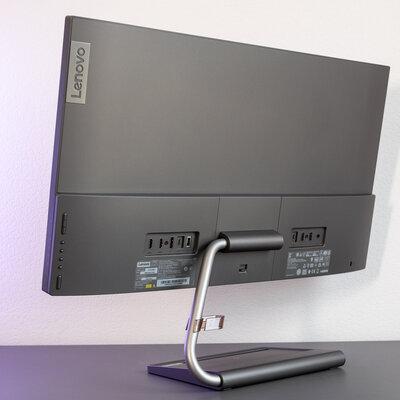 Монитор с беспроводной зарядкой гаджетов — это гениально. Тестирую Lenovo Qreator 27 — Внешний вид и подставка. 5
