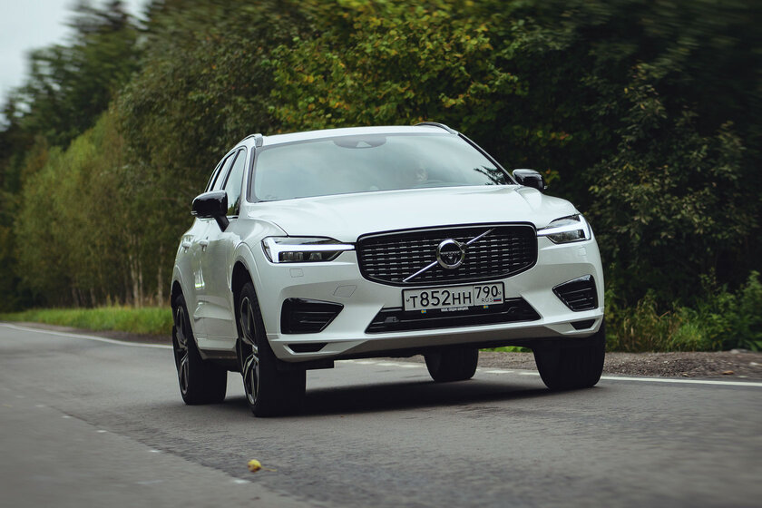 Экстаз электродвигателя и ДВС. Тест-драйв плагин-гибрида Volvo XC60 Recharge (2021)