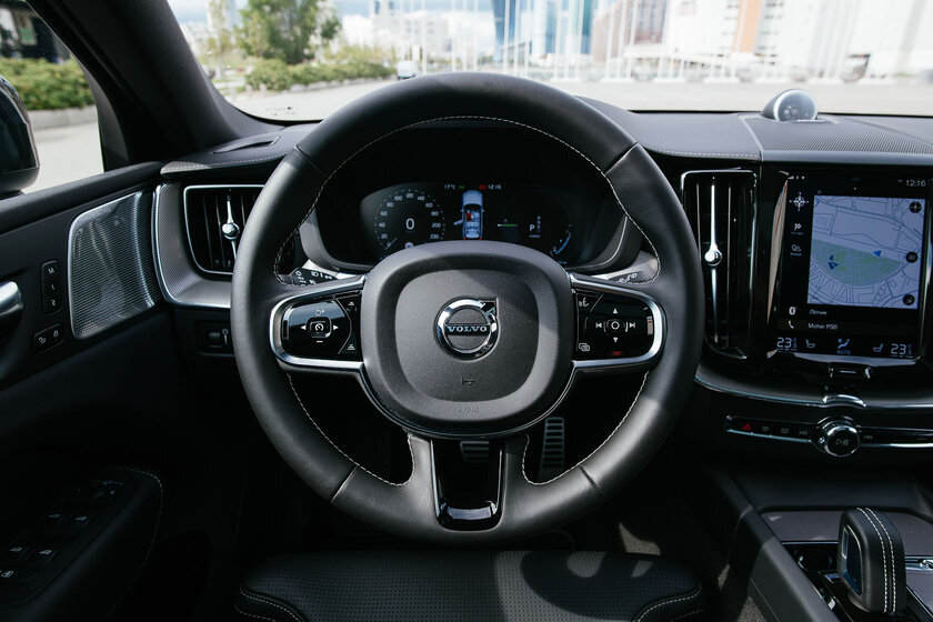 Экстаз электродвигателя и ДВС. Тест-драйв плагин-гибрида Volvo XC60 Recharge (2021) — Технологии. 3