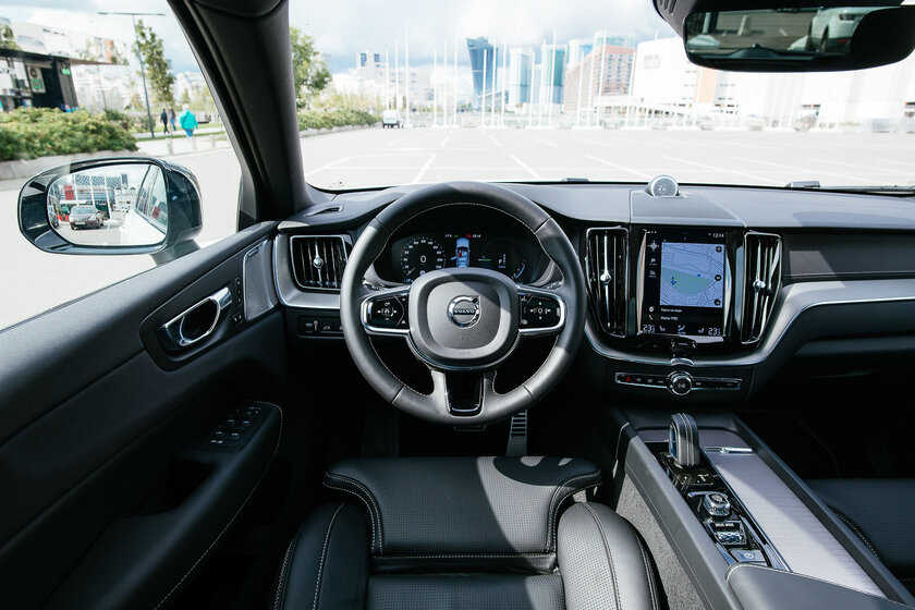 Экстаз электродвигателя и ДВС. Тест-драйв плагин-гибрида Volvo XC60 Recharge (2021) — Интерьер и экстерьер. 14