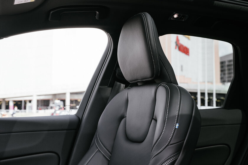 Экстаз электродвигателя и ДВС. Тест-драйв плагин-гибрида Volvo XC60 Recharge (2021) — Интерьер и экстерьер. 22