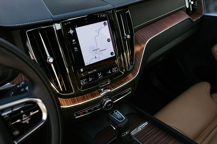 Экстаз электродвигателя и ДВС. Тест-драйв плагин-гибрида Volvo XC60 Recharge (2021) — Отзыв. 7