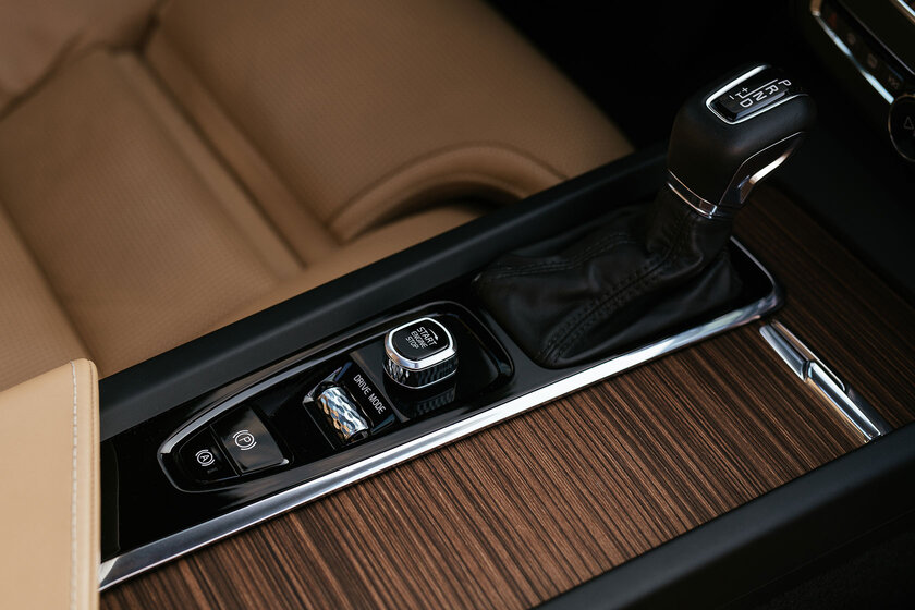 Экстаз электродвигателя и ДВС. Тест-драйв плагин-гибрида Volvo XC60 Recharge (2021) — Отзыв. 11