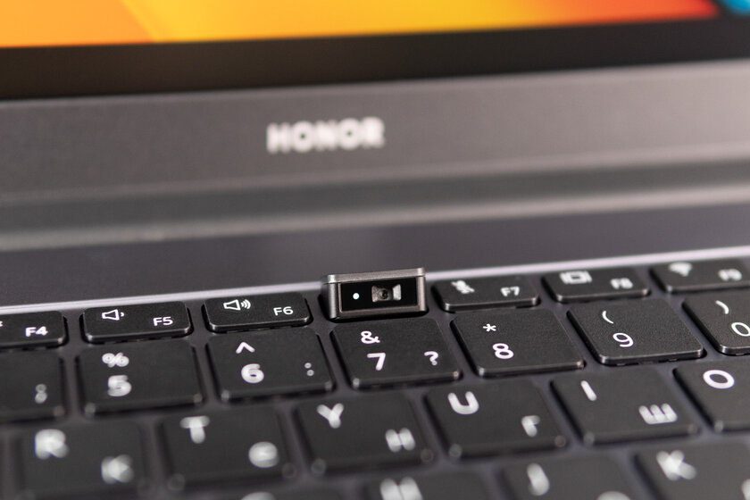 Теперь с Ryzen 5-го поколения. Обзор HONOR MagicBook 15 — Клавиатура и тачпад. 2