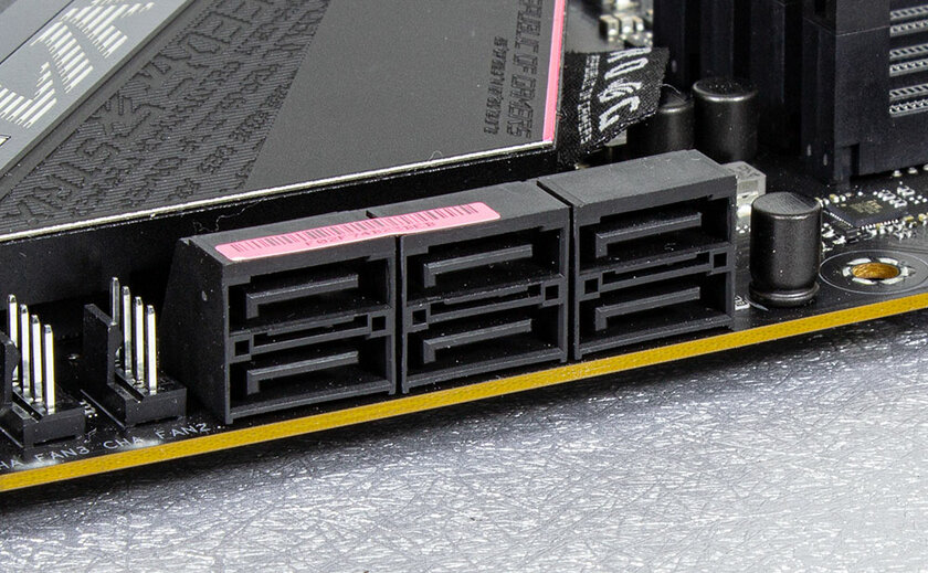 Обзор матплаты ASUS ROG STRIX Z590-E GAMING WIFI: баланс цены и полезных инструментов — Внешний вид. 11