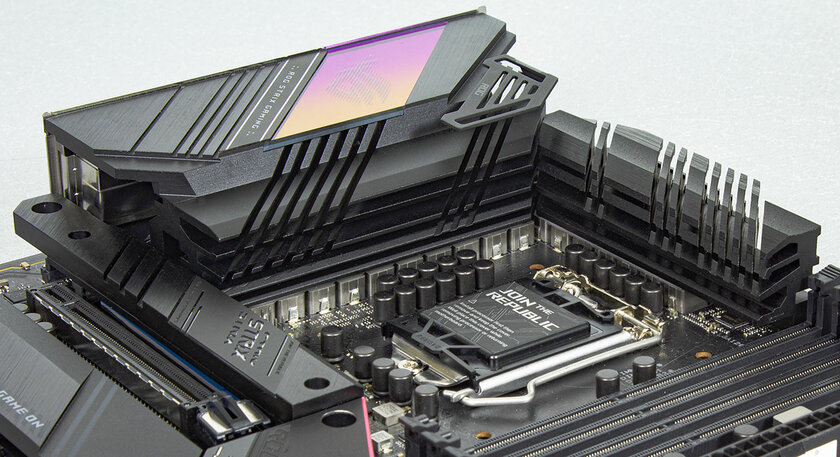 Обзор матплаты ASUS ROG STRIX Z590-E GAMING WIFI: баланс цены и полезных инструментов — Внешний вид. 13