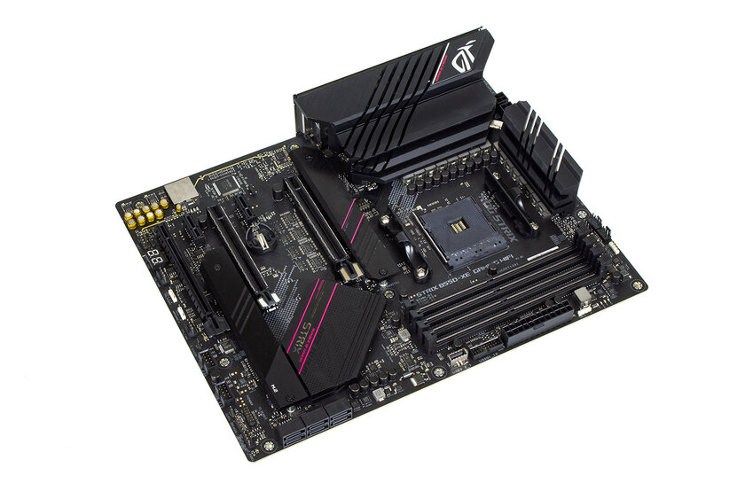 Обзор ASUS ROG STRIX B550-XE GAMING WIFI: идеальная плата для мощного конфига под разгон — Внешний вид. 1