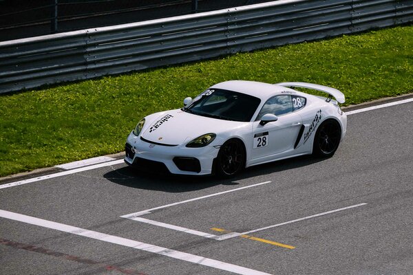 Провели день на Porsche Sportscar Together Day 2021
