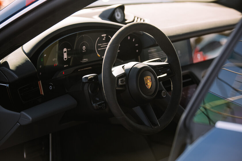 Провели день на Porsche Sportscar Together Day 2021