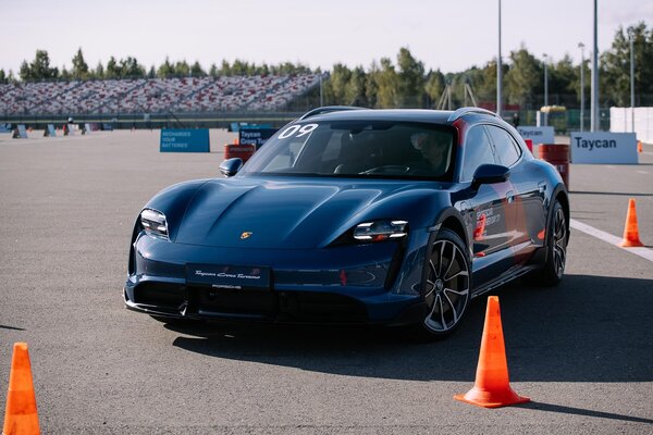 Провели день на Porsche Sportscar Together Day 2021