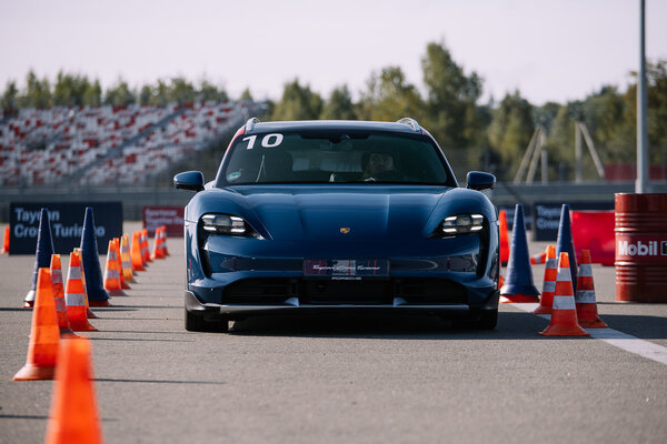 Провели день на Porsche Sportscar Together Day 2021