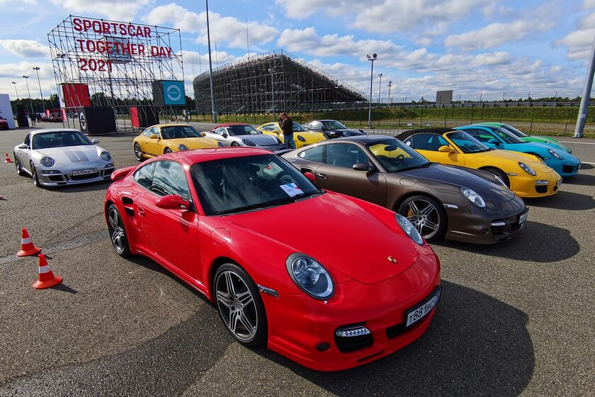 Провели день на Porsche Sportscar Together Day 2021 Провели день на Porsche Sportscar Together Day 2021