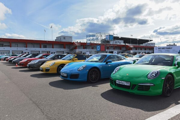 Провели день на Porsche Sportscar Together Day 2021