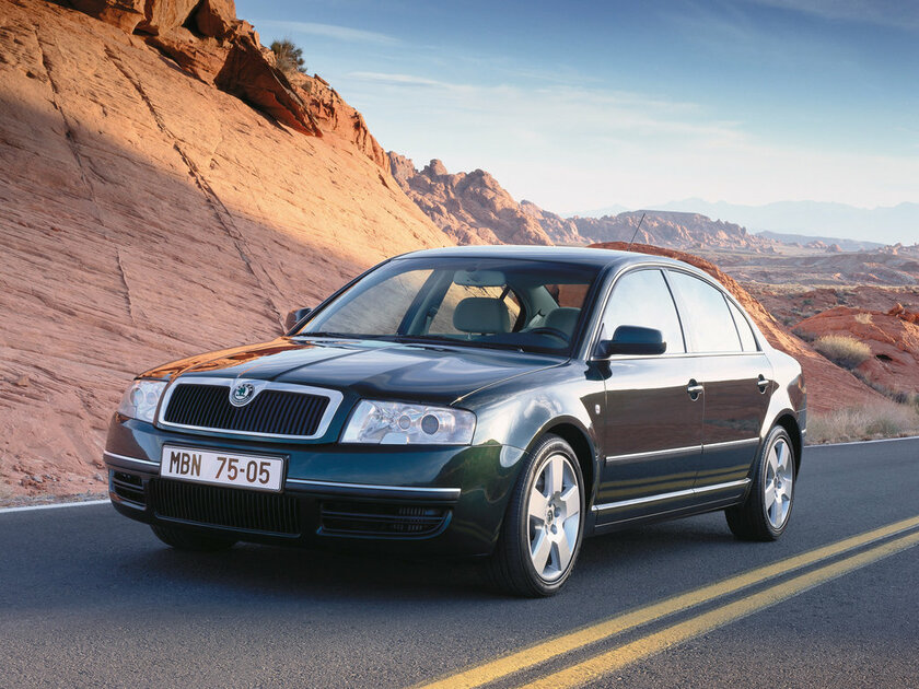 Про Skoda Superb забыли на 52 года, но она воскресла. Как менялась серия за 20 лет