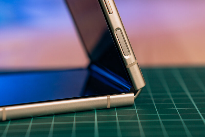 Как обычный, но складывается пополам. Проходил с Galaxy Z Flip 3 и поверил в идею Samsung — Программные фишки. 2