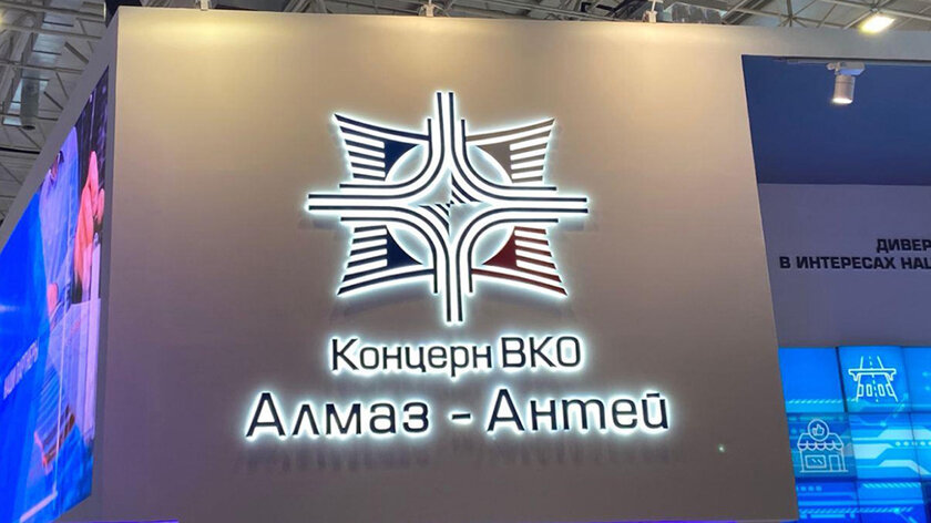 В России создают гражданский гибридный автомобиль E-NEVA: он работает на газе и электричестве