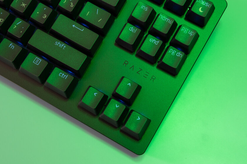 Эту клавиатуру можно (и нужно!) кастомизировать. Обзор Razer Huntsman V2 TKL