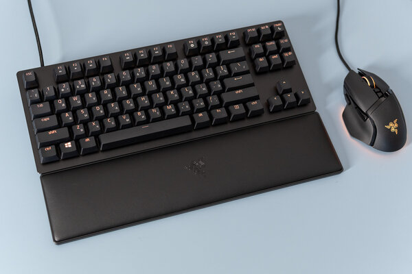 Эту клавиатуру можно (и нужно!) кастомизировать. Обзор Razer Huntsman V2 TKL — Внешний вид и удобство. 3