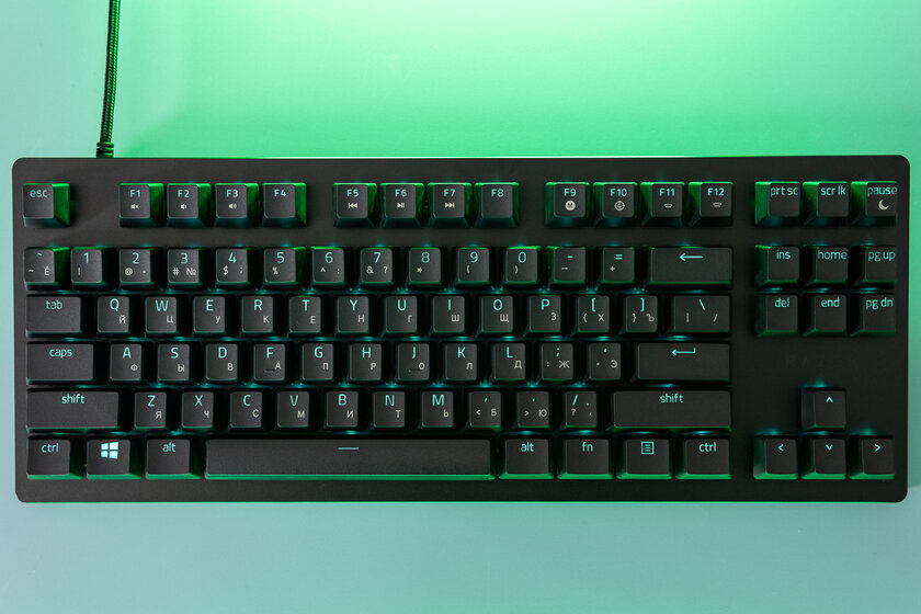Эту клавиатуру можно (и нужно!) кастомизировать. Обзор Razer Huntsman V2 TKL — Переключатели и производительность. 1